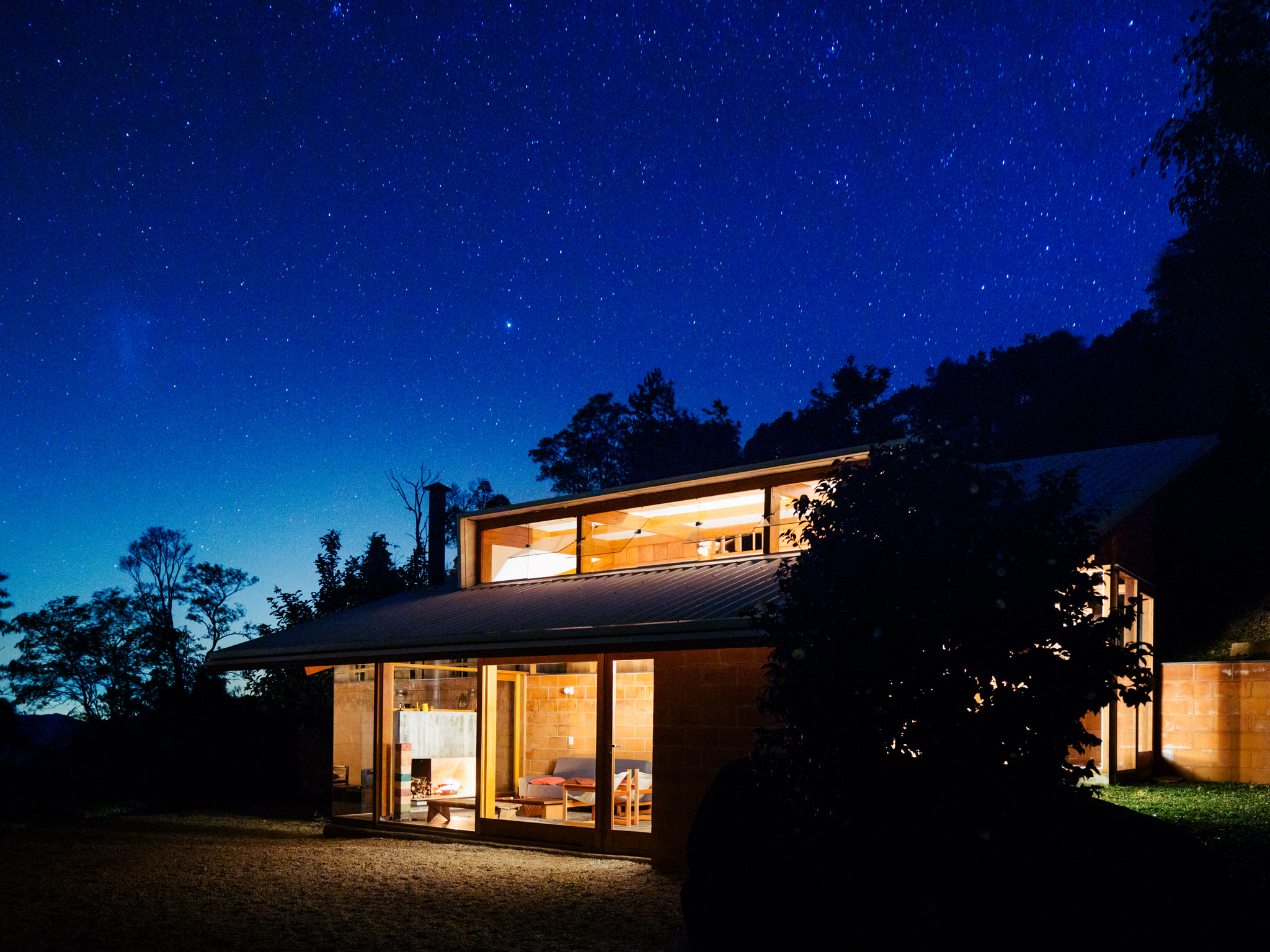 Featured image for “Half-Slope House in São Francisco Xavier, Brazil”